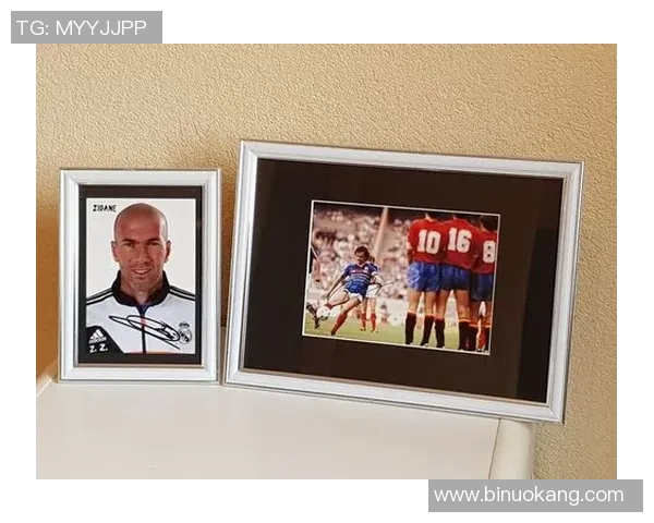 足球明星海报画框图片展示与收藏技巧分享