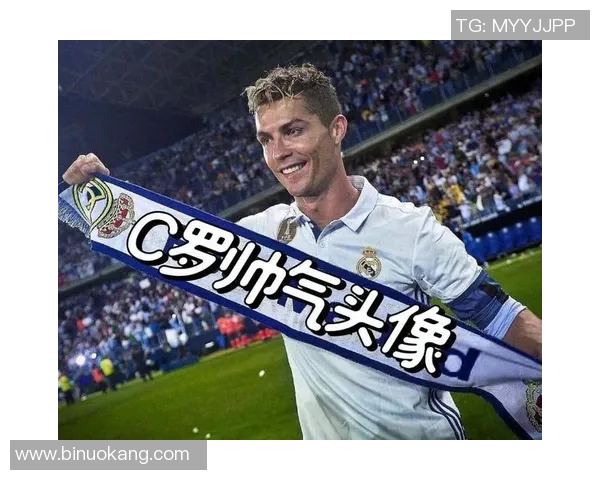 阳光帅气的足球明星头像展现运动魅力与青春活力的完美结合