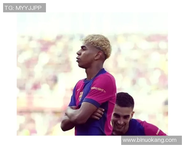 爆炸头黑人足球明星的传奇之路与场上风采揭秘