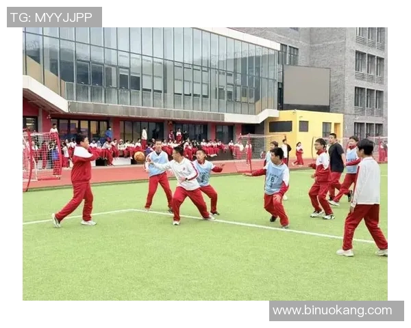 上体育课的乐趣与挑战探讨如何在运动中培养团队精神与健康生活方式